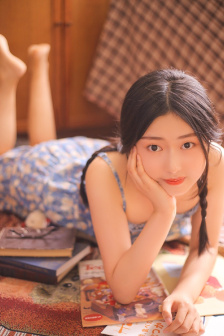 奶头被客人吸得又红又肿